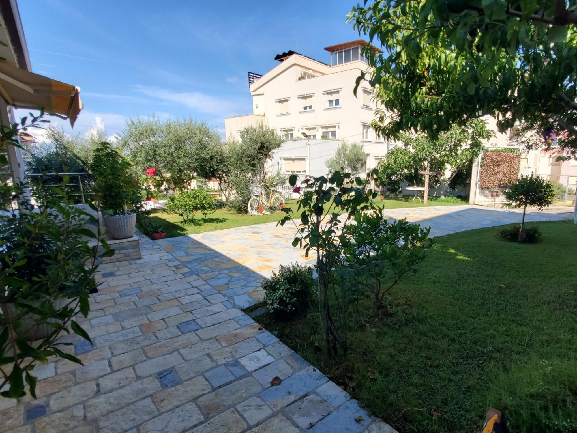 Nikol Tirana